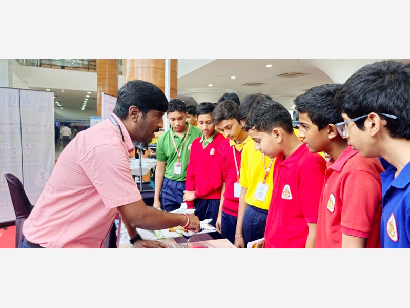 Students Embark on an Enlightening Educational Visit to 'Vision Karnataka 2025'