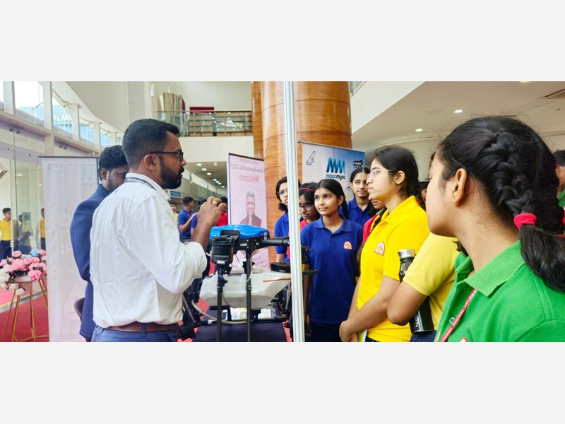 Students Embark on an Enlightening Educational Visit to 'Vision Karnataka 2025'