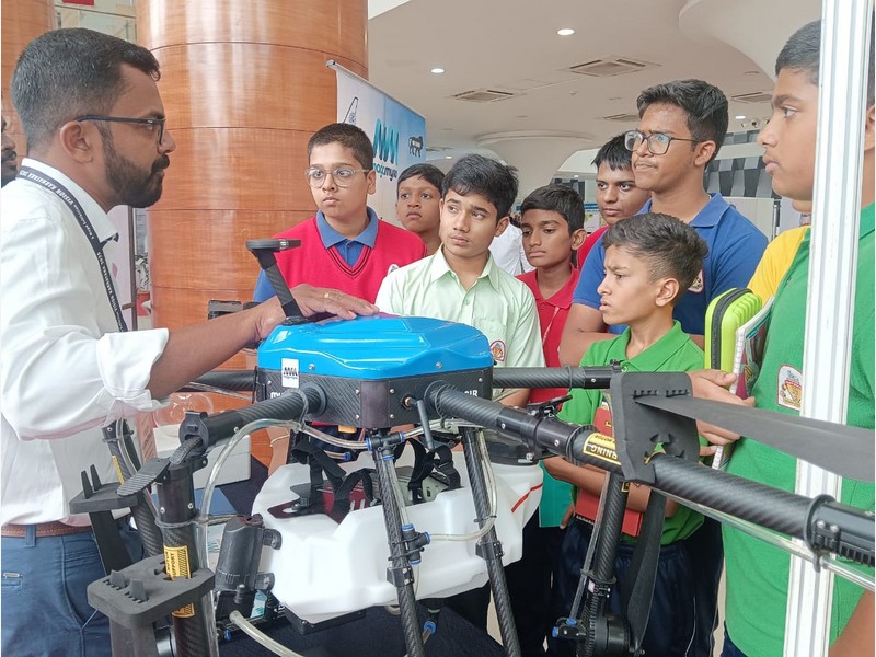 Students Embark on an Enlightening Educational Visit to 'Vision Karnataka 2025'